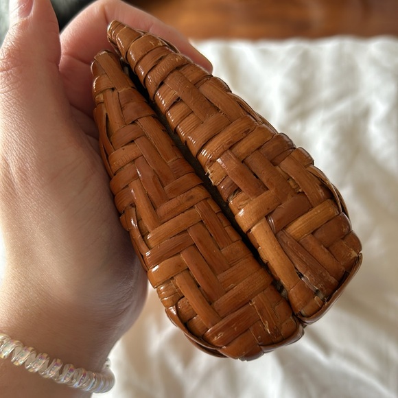 Brown Wicker Victoria’s Secret wallet - Picture 4 of 9